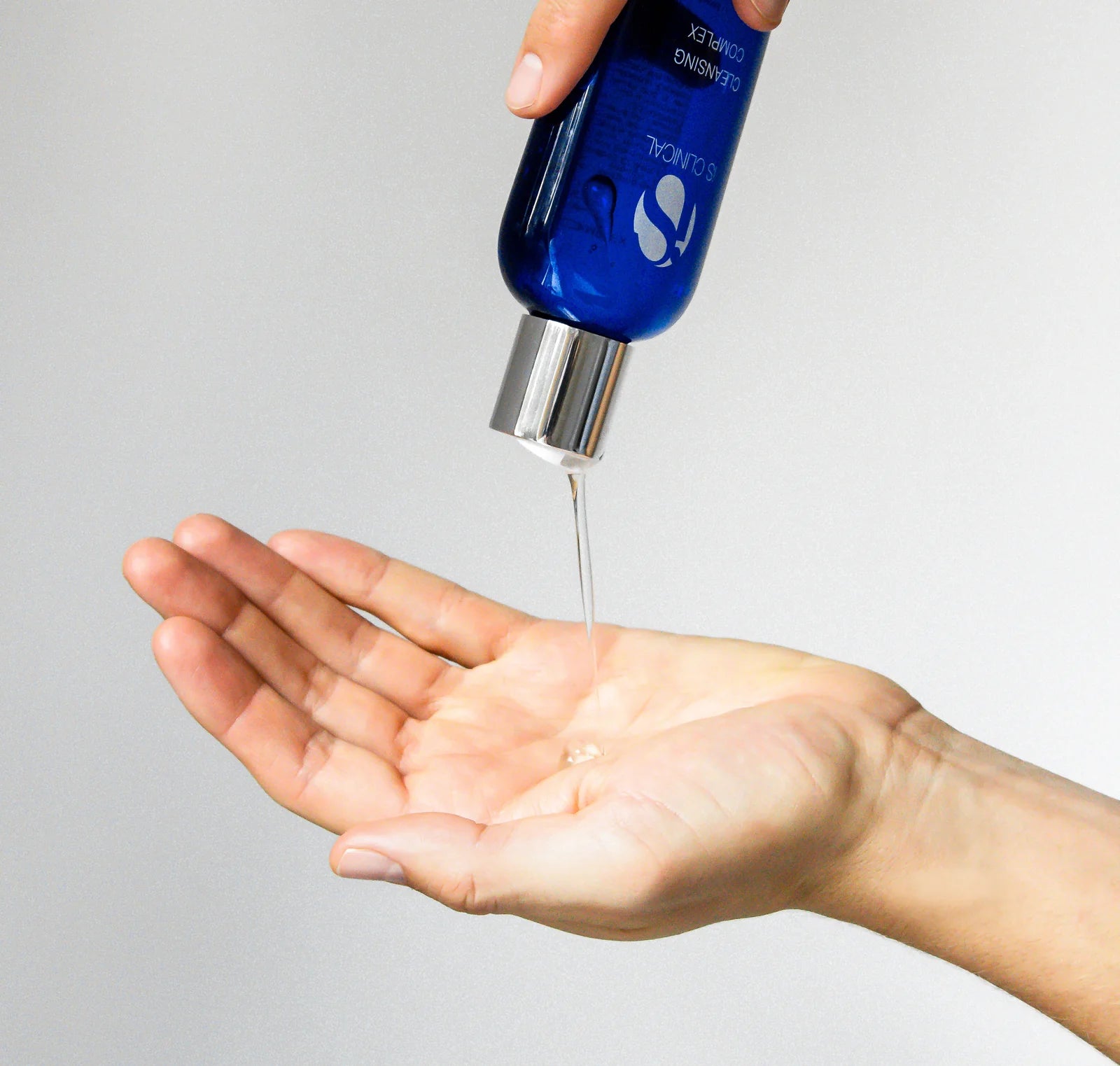 iS Clinical Cleansing Complex